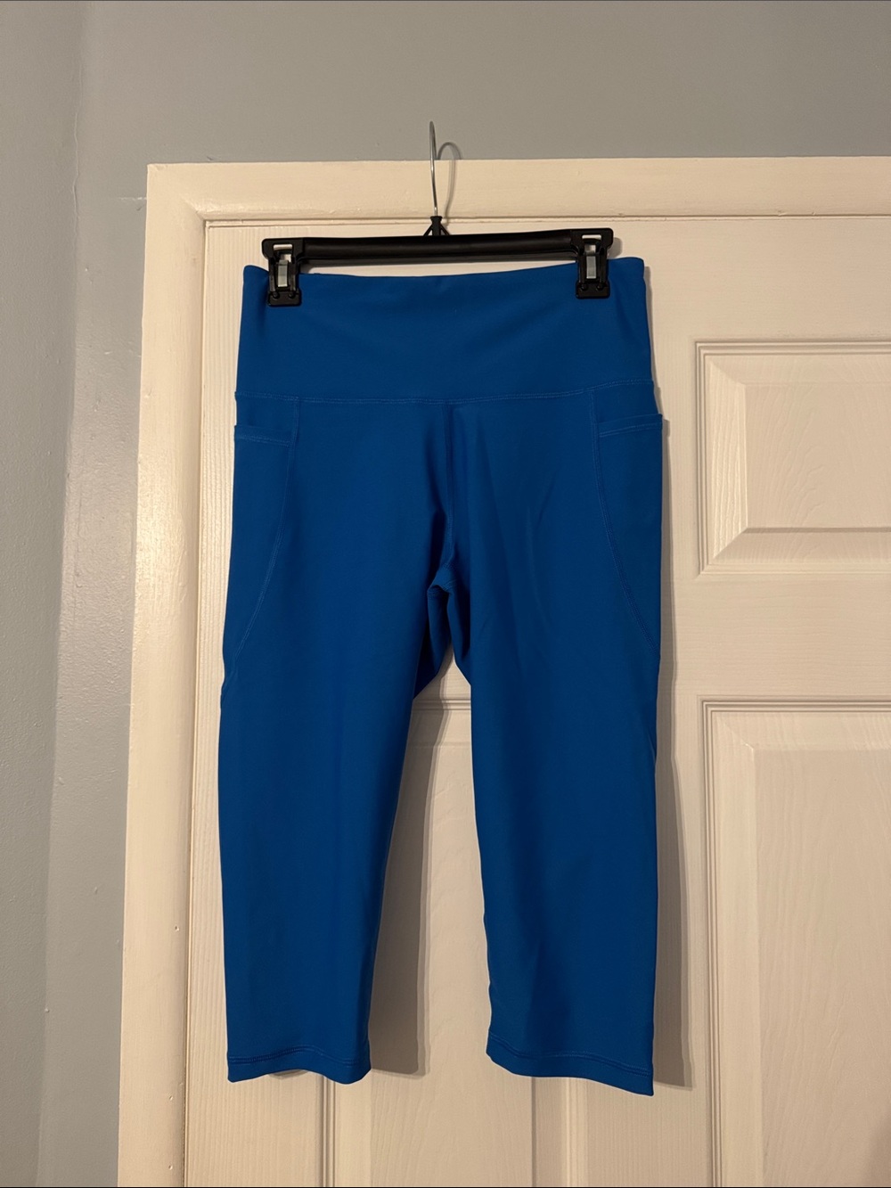 Old Navy Bright Blue Cropped Leggings